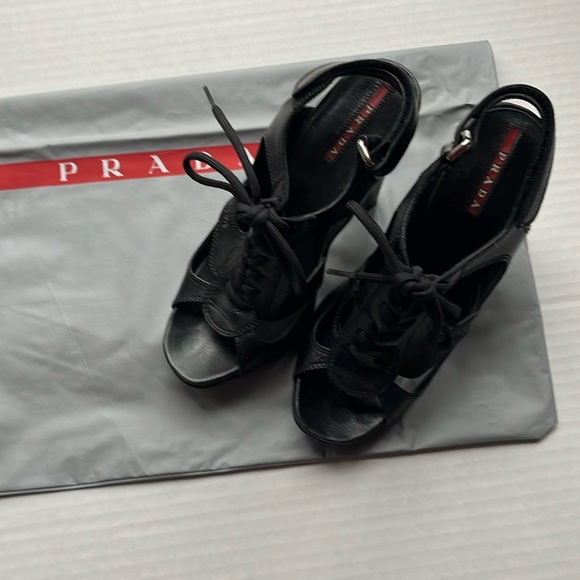 Prada heels in black - Picture 1 of 5